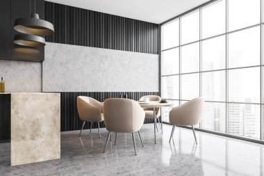 Siyah yemek odasındaki masanın etrafında dört bej sandalye, yan manzara, şehir manzaralı büyük bir pencerenin yanında. Yeni, koyu renk ahşap mutfak tasarımı ve mermer zemin. 3D görüntüleme, insan yok 