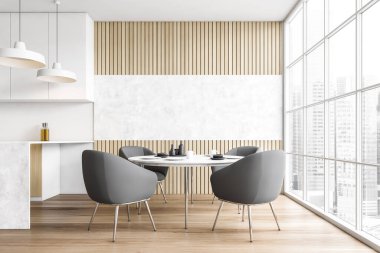 Yemek odasındaki masanın etrafında şehir manzaralı büyük bir pencerenin yanında dört gri sandalye. Yeni, modern ahşap mutfak tasarımı, ahşap zemin, parke. 3D görüntüleme, insan yok 