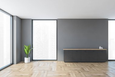 Gri ve ahşap ofis tasarımı, duvarın yanındaki gri masa. Köşeye yerleştirilmiş, şehir manzaralı pencereler gökdelenler, boş iş odası, 3D görüntüleme yok.