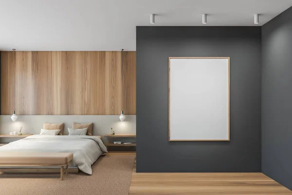 用米黄色的床和衬里铺在地毯上的地板上的木制简约的卧室设计 把灰色墙壁上的空白框架装扮起来 灰色和木制墙壁3D渲染 没有人 — 图库照片