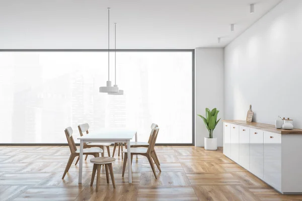 ミニマリストの白い椅子と白いテーブルと白と木製のダイニングルーム 大きな窓 木製の寄木細工とダイニングルームの光のデザイン 3Dレンダリングなし — ストック写真