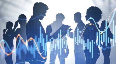 Bulanık şehirde çalışan farklı iş adamlarının siluetleri. Finansal grafiklere iki kez maruz kalıyorlar. Tonu ayarlanmış resim