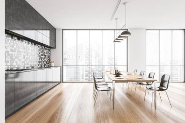 Gri ve ahşap minimalist mutfak, sandalyeli yemek masası, şehir manzaralı pencere. Modern mutfakta uzun bir yemek masası, 3 boyutlu, insan yok.