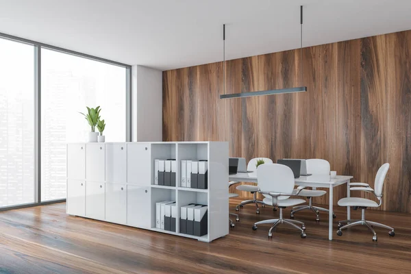 Holz Und Weißes Büro Mit Regal Bücherregal Für Geschäftsmappen Weiße — Stockfoto