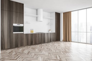 Pencerenin yanında tahta ve beyaz minimalist mutfak, perdeler, yan görüş, mutfak aletleri. Mutfak ocağı ve kapüşonlu, 3 boyutlu, kimseyi göstermiyor.