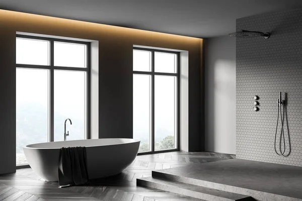 Angolo Elegante Bagno Con Pareti Grigie Pavimento Cemento Comoda Vasca — Foto Stock