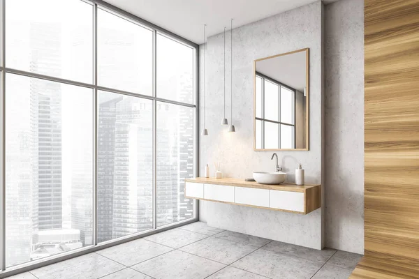 Holz Weißes Badezimmer Mit Waschbecken Spiegel Und Fenster Mit Stadtblick — Stockfoto