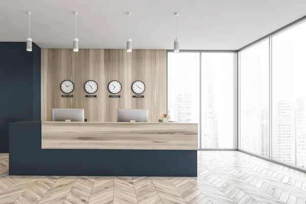 Sala Recepción Azul Madera Con Escritorio Ordenadores Relojes Pared Madera — Foto de Stock