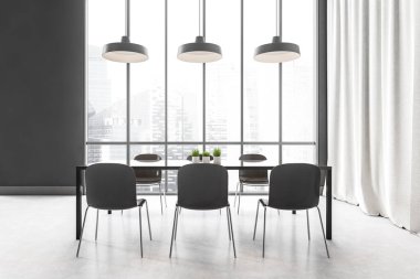 Siyah-beyaz yemek odası, siyah masa, altı sandalye, siyah lambalar ve beyaz perdeler. Geniş pencereli mobilyaları olan yemek odası, 3 boyutlu, insan içermiyor