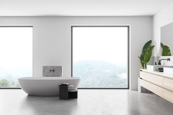 Interno Elegante Bagno Con Pavimento Cemento Confortevole Vasca Bianca Doppio — Foto Stock