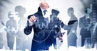 Tüccar, hologram Outlier 'ı göstererek borsa davranışlarının tarihi verilerini araştırıyor. Finansal grafik, internet ticareti konsepti. Eski sevgilim. Çift pozlama