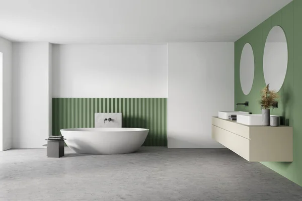 Baño Blanco Verde Con Bañera Blanca Vista Frontal Lavabos Espejos — Foto de Stock