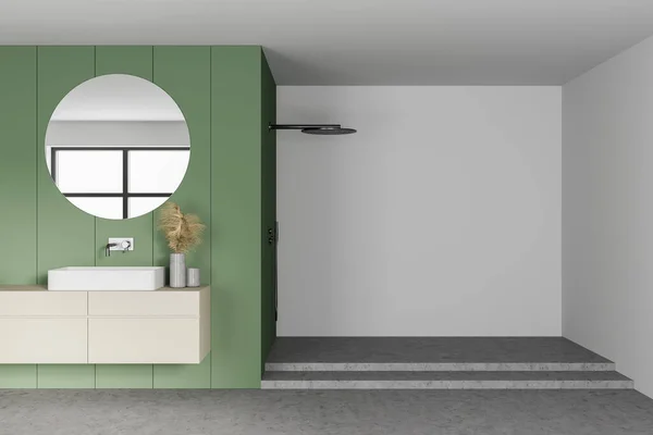Valkoinen Kylpyhuone Suihkulla Valkoinen Pesuallas Peili Vihreällä Seinällä Minimalistinen Muotoilu — kuvapankkivalokuva