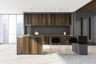 Yemek odası, iki siyah bar sandalyeli kesim masası, gökdelenlerin manzarası. Mutfak rafı ve mermer zemini var. 3D, kimseyi göstermiyor.