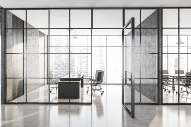 Siyah koltukları ve ahşap masası olan gri yönetici odası. Ofis minimalist iç mekan, cam kapılar, ön manzara, 3D, kimseyi yansıtmıyor