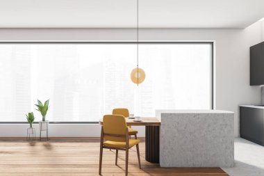 Beyaz duvarlı, siyah mutfak takımlı, panoramik pencereli açık bir ev. Sarı sandalyeli yemek masası, gökdelenlere bakan şehir manzarası, 3 boyutlu görüntüler.