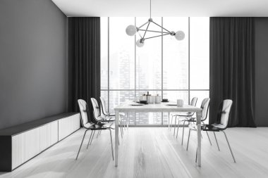 Ahşap yemek odası içinde tabaklar, siyah sandalyeler, açık parke. Şehir manzaralı modern ahşap tasarım ve panoramik pencereler, 3 boyutlu, kimseyi göstermiyor