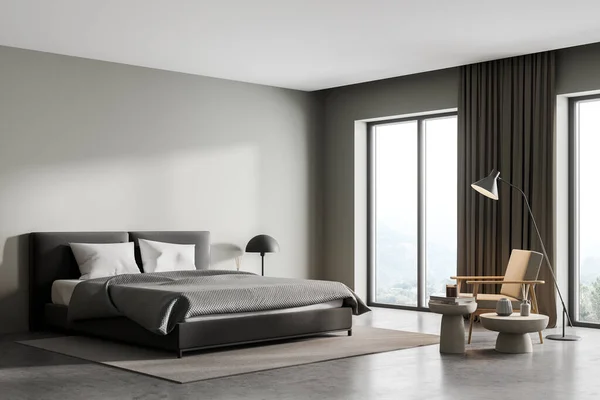 Graue Schlafzimmereinrichtung Mit Bett Und Sitz Mit Couchtisch Und Lampe — Stockfoto
