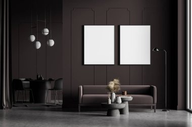 Beton zemin, mobilyalar, masa ve sandalyelerle modern yemek odası. Ev mimarisi konsepti. Siyah duvarda iki poster bezi var. Model yap. İnsan yok. 3d oluşturma