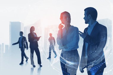 Borsa davranışlarını tahmin etmek için analitiği araştıran bir grup iş adamı. Arka planda eski şema, hologram küresi ve şehir merkezinin finansal tablosu.