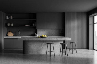 Masası ve üç bar sandalyesi olan karanlık mutfak odası, ön manzara, gri zemin. Yemek pişirme seti raf ve raf, şehir manzaralı pencere, 3D görüntüleme hiç insan yok