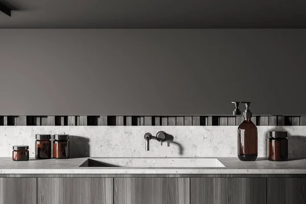 Cuarto Baño Con Lavabo Hormigón Gris Pared Madera Espejo Grande — Foto de Stock