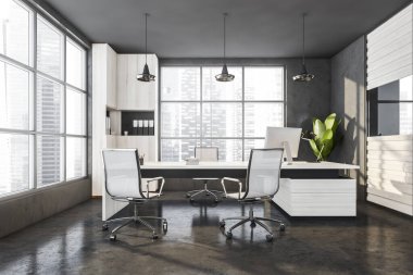 Gri ahşap ofis yöneticisi odası masası ve masaüstü bilgisayarı, beton zeminde beyaz koltuklar, ön manzara. Gökdelenlerde şehir manzaralı pencereler, 3B görüntüleme