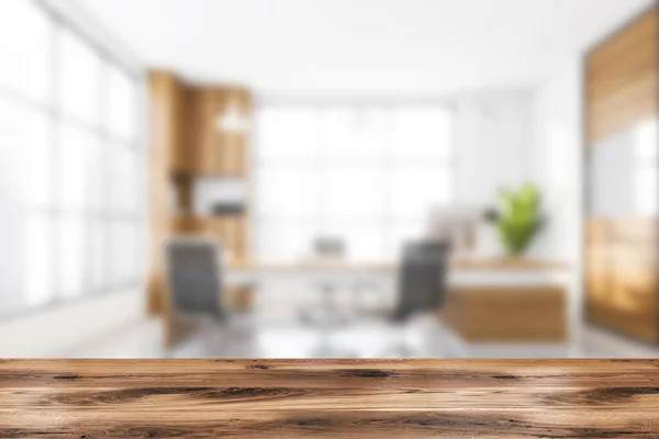 Holzschreibtisch Vordergrund Hintergrund Verschwommenes Büro Beratungszimmer Mit Tisch Und Desktop — Stockfoto