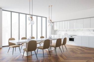 Beyaz ve ahşap duvarları, ahşap zemini, beyaz tezgahları ve dolapları ve bej sandalyeli uzun beyaz mermer masası olan şık bir mutfak köşesi. Bulanık şehir manzaralı bir pencere. 3d oluşturma