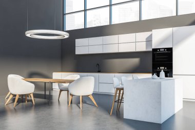 Minimalist mutfak seti, ahşap masa ve gri zeminde sandalyeler, yan görüş. Bar sandalyeli yemek odası ve kesim masası, şehir manzaralı pencere, 3D görüntüleme