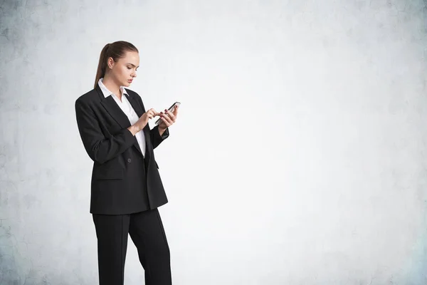 Office Woman Black Suit Typing Phone Pensive Manager Using Mobile — Stock Photo, Image