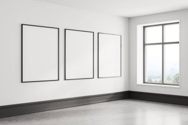 Taş zeminli boş beyaz odanın köşesi, siyah kadife, bulanık dağ manzaralı pencere. İç tasarım, gayrimenkul, reklam ve pazarlama konsepti. 3D biçimlendirme üç poster çerçeveleri