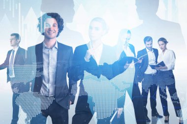 Bir grup işadamı ve iş kadını, bar çizelgesi ve dünya haritası hologramı, çift pozlama. Yönetim ve uluslararası bağlantı kavramı