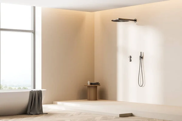 Bézs Fürdőszoba Belső Terében Minimalista Zuhanyzó Fehér Fürdőkád Oldalnézet Ablak — Stock Fotó