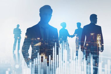 Takım elbiseli ofis çalışanları, yönetici profilleri ve geceleri Singapur. Borsa dinamikleri ve bar tablosu, mali istatistikler iki kat açığa çıkıyor. Şirkette takım çalışması kavramı