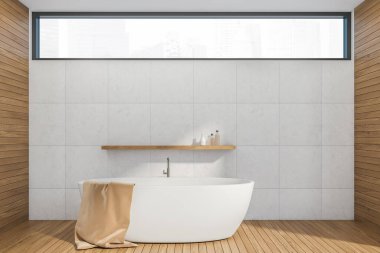 Banyonun ahşap iç yüzeyinde beyaz bir küvet ve arka duvarında fayanslar var. Üst ve raftaki pencereyi daralt. 3d oluşturma