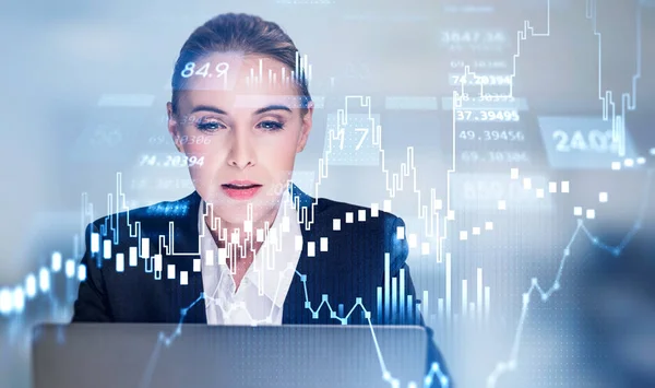 Portrait Concentrated Attractive Woman Analyst Who Carrying Out Research Financial — Stock Photo, Image