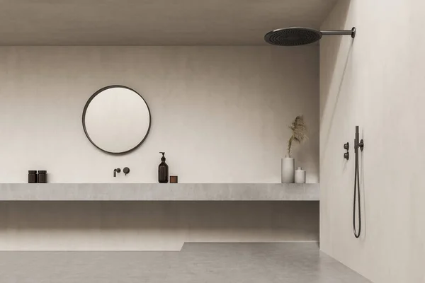 Interior Casa Banho Concreto Bege Com Chuveiro Aberto Espelho Redondo — Fotografia de Stock