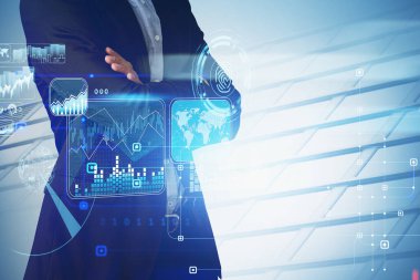 Çapraz kollu iş adamı pozu