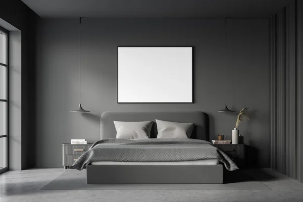 Ciemne Wnętrze Sypialni Pustym Białym Plakatem Szarej Ścianie Duże Łóżko — Zdjęcie stockowe