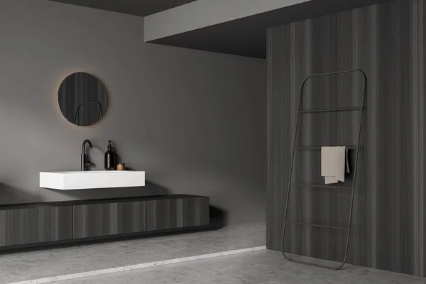 Vista Angolo Bagno Scuro Interno Con Lavabo Specchio Rotondo Pompa — Foto Stock