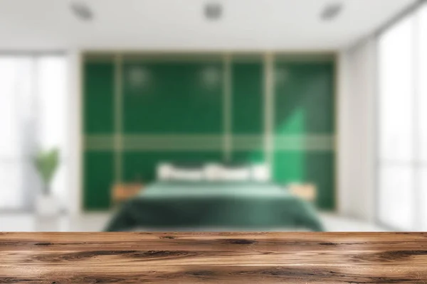 Holztisch Für Produktwerbung Mit Grün Weißem Schlafzimmerpanorama Auf Unscharfem Hintergrund — Stockfoto