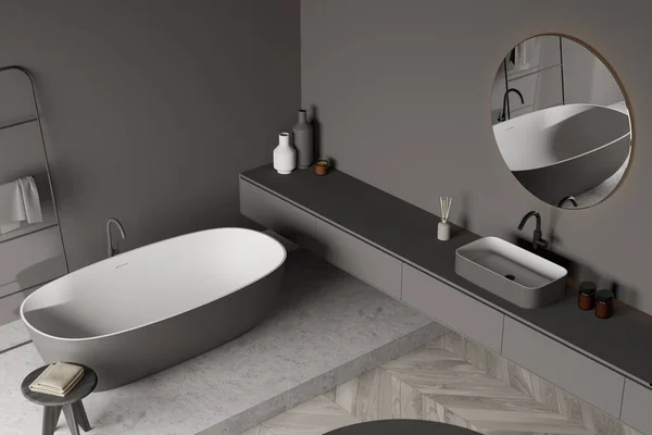 Vista Superior Del Interior Del Baño Gris Con Bañera Cerámica — Foto de Stock