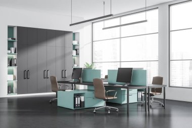 Singapur şehrinin gökdeleni, dört masaüstü, koltuklar, beyaz duvar ve beton zemini olan panoramik pencereli parlak ofis odasının içi. Çalışma için uygun bir yer. 3d oluşturma