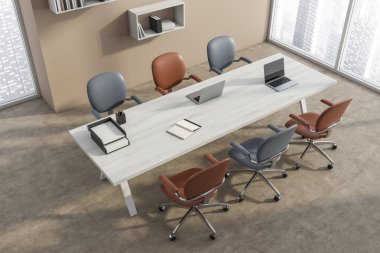 Mavi ve terracotta ofis sandalyeleri, beyaz ahşap masa, panoramik pencereler ve beton döşemeli bej duvarlı bir konferans odası manzarası. Modern ofis tasarımı kavramı. 3d oluşturma