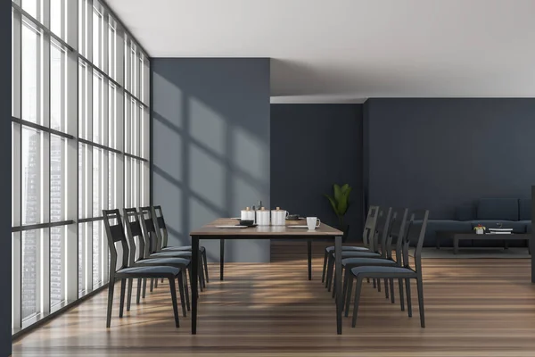 Sala Jantar Azul Escuro Com Uma Mesa Oito Chiars Uma — Fotografia de Stock