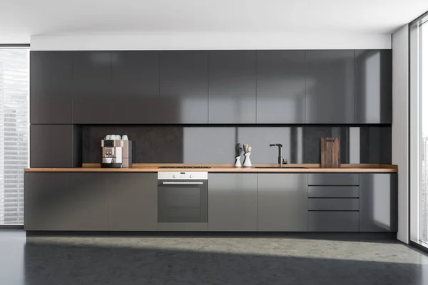 Schwarzer Dunkler Küchenraum Mit Panoramafenster Elektroherd Kaffeemaschine Und Betonboden Zeitgenössisches — Stockfoto