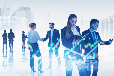 Resmi takım elbiseli bir iş adamı iş kadınıyla tokalaşıyor. Arka planda New York gökdeleni var. Finansal grafik ve ön planda Forx Candlestick. Anlaşma ve anlaşma kavramı