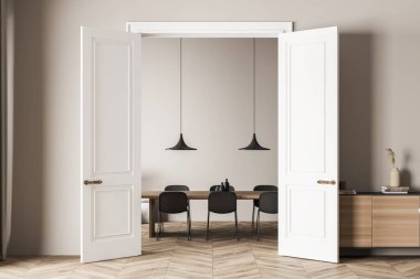 Parlak oturma odası içinde altı sandalye, masa, kapı, büfe, perde ve meşe parke zemin var. Soğukluk ve rahatlama için minimalist tasarım kavramı. 3d oluşturma