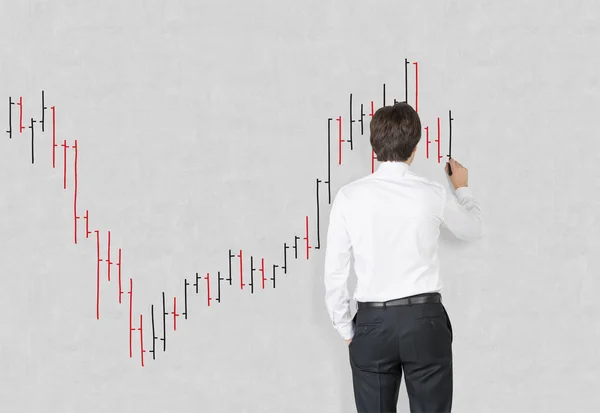 Geschäftsmann zeichnet Grafik der Aktie — Stockfoto